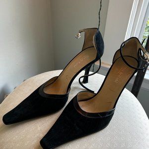 Max de Carlo Black Suede closed toe heels with strap, Size 8